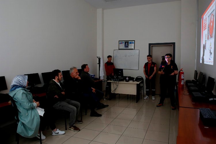 USTAM Kocaeli’de servis şoförü eğitimi -