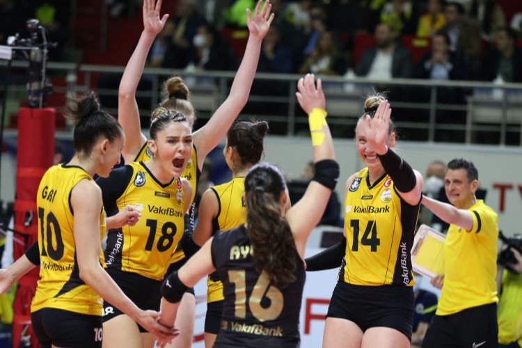 VakıfBank, CEV Şampiyonlar Ligi'nde finalde! -
