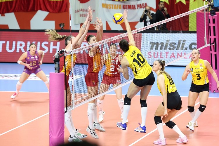VakıfBank, Galatasaray HDI Sigorta'yı devirdi -