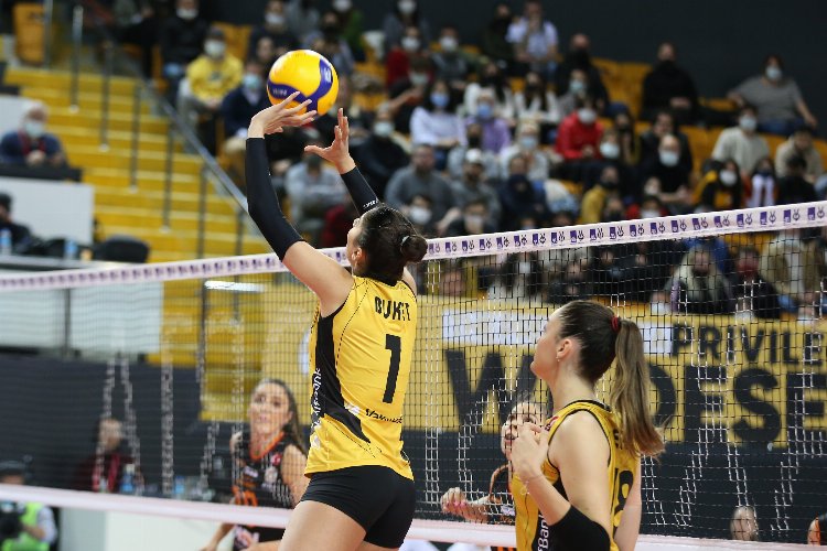 VakıfBank, Kupa Voley’de yarı finalde -