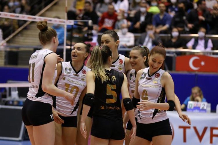 VakıfBank, normal sezon liderliğini garantiledi -