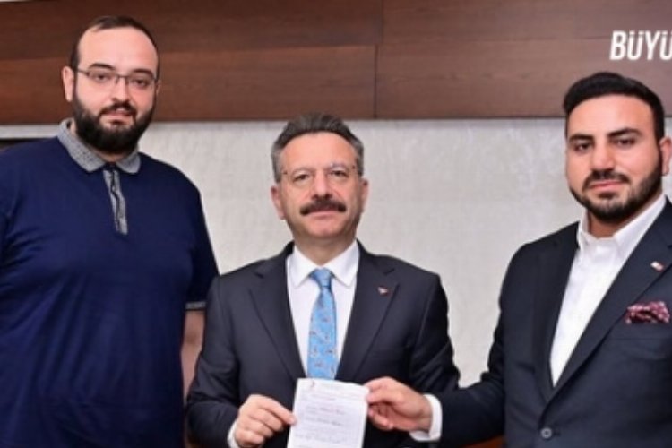 Vali Aksoy'dan Türk Kızılay'ına kurban bağışı -