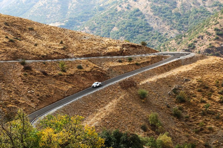 Van'da kırsal mahalleler ilk kez asfaltla tanıştı -