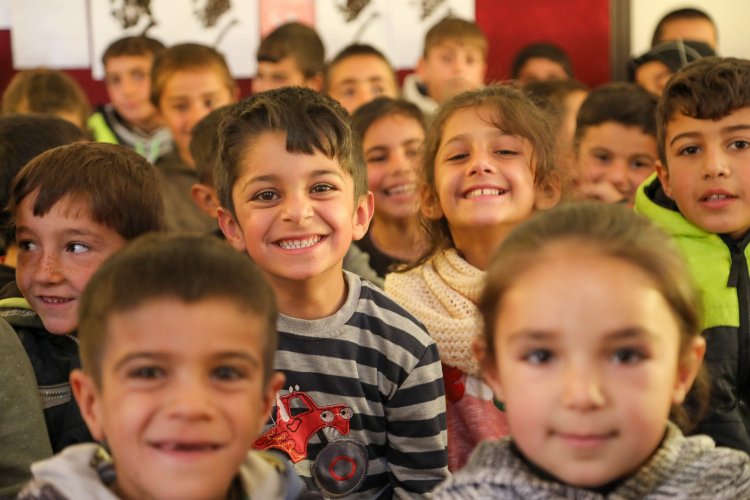Vanlı çocuklar Karagöz'le eğlendi -