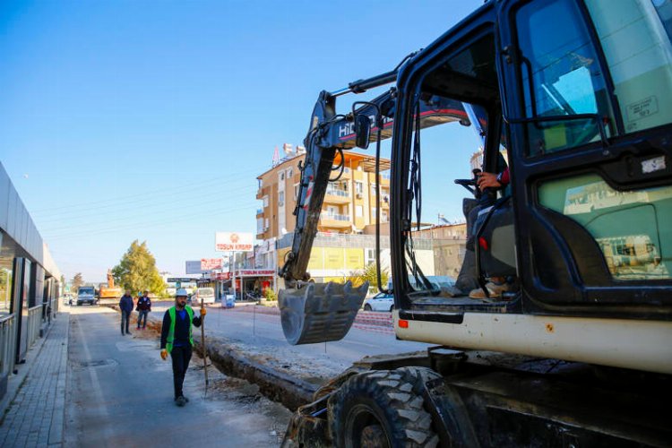 Varsak’ta eski içme suyu hattı yenileniyor -