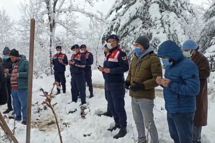 Vefat eden şehit annesi son yolculuğuna uğurlandı -