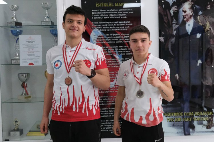 Wushu müsabakasında iki madalya Bursa Yıldırım'ın oldu -