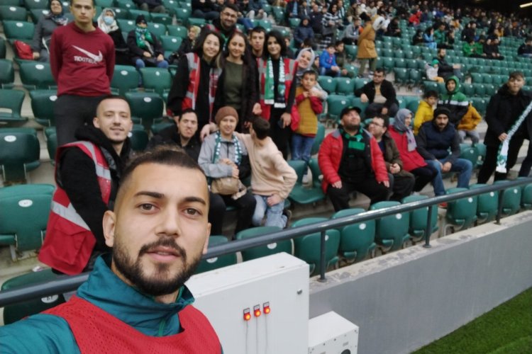 YADEV öğrencileri Kocaelispor’u tribünden destekledi -