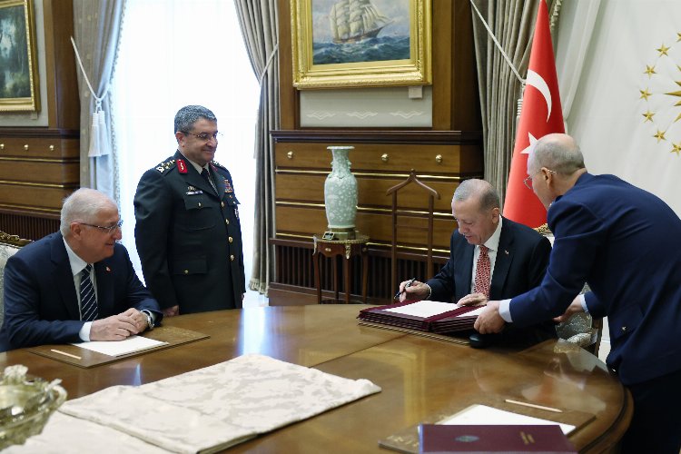 YAŞ kararları 'Resmi'leşti! -