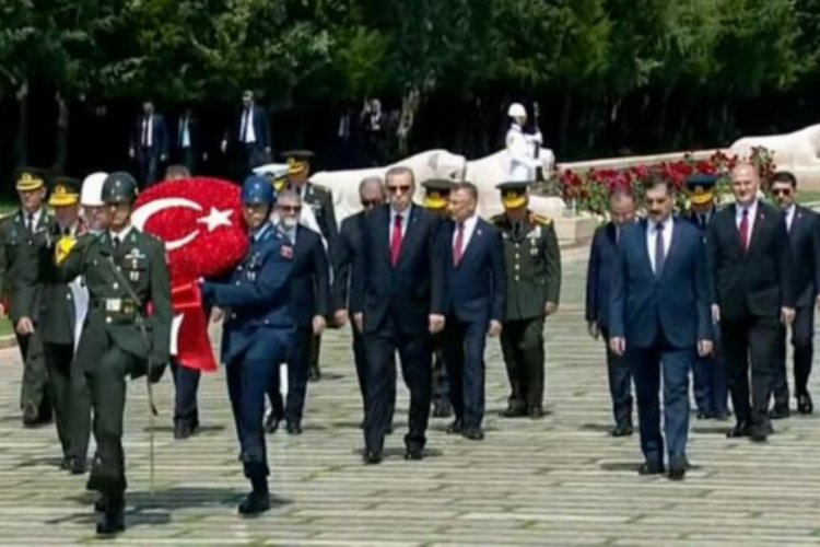 YAŞ üyeleri Anıtkabir'de -