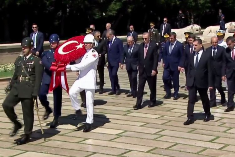 YAŞ üyeleri Ata'nın huzurunda -