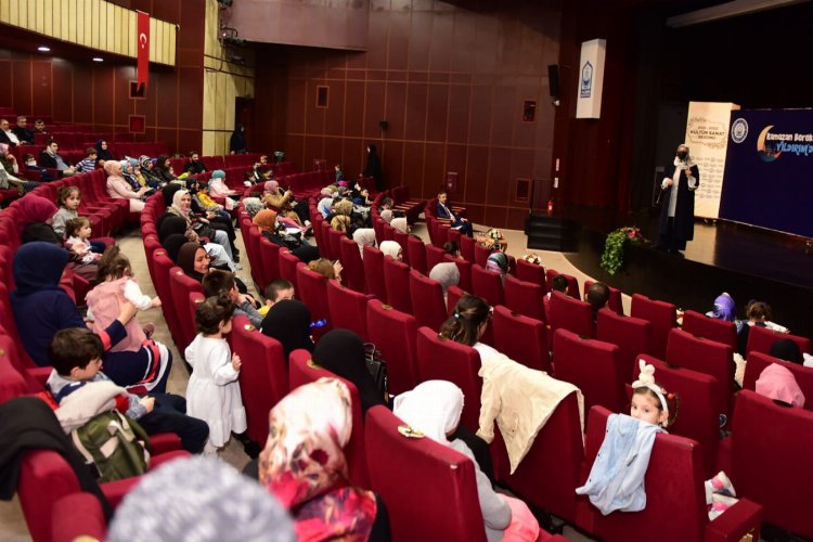 Yazar Merve Gülcemal Bursa'da Yıldırımlılarla buluştu -