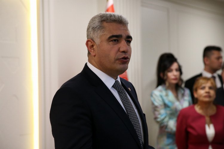 Yeni Düzce valisi görevine başladı -