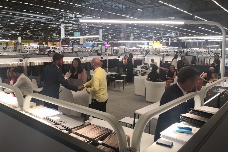 Yeni koleksiyon Paris’te beğeni topladı -