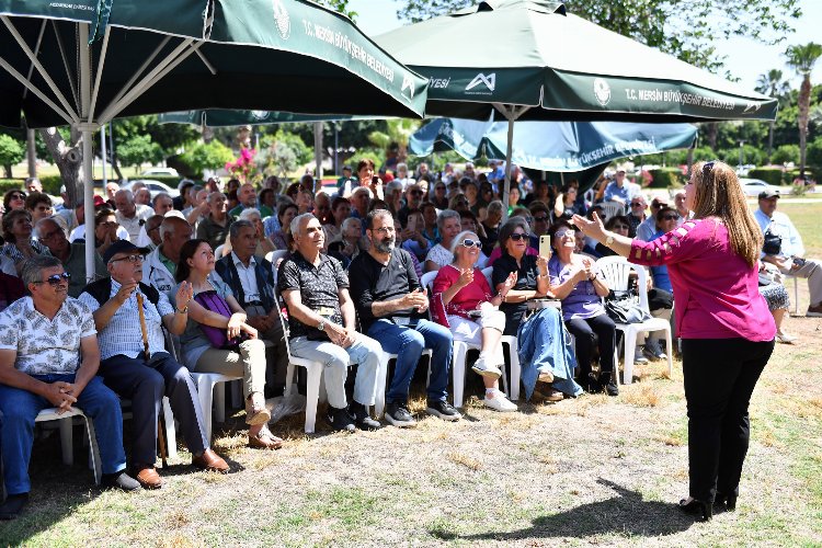 Yenişehir Emekli Evi üyelerine müzik ziyafeti -