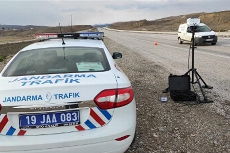 Yerli mobil hız tespit sistemi Çorum'da -
