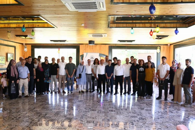 YKS'de dereceye giren öğrenciler onuruna kahvaltı -