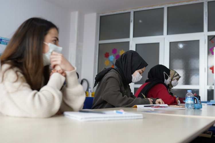 Yıldırım'da üniversite adaylarına deneme sınavı -