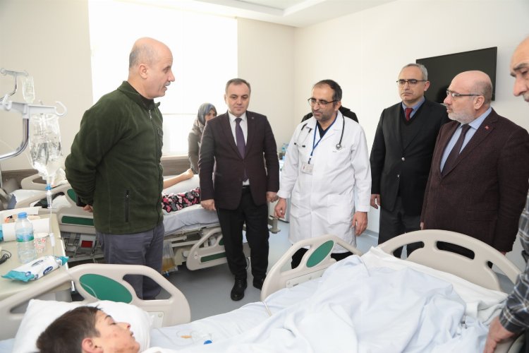 YÖK Başkanı'ndan Kayseri'deki yaralılara ziyaret -