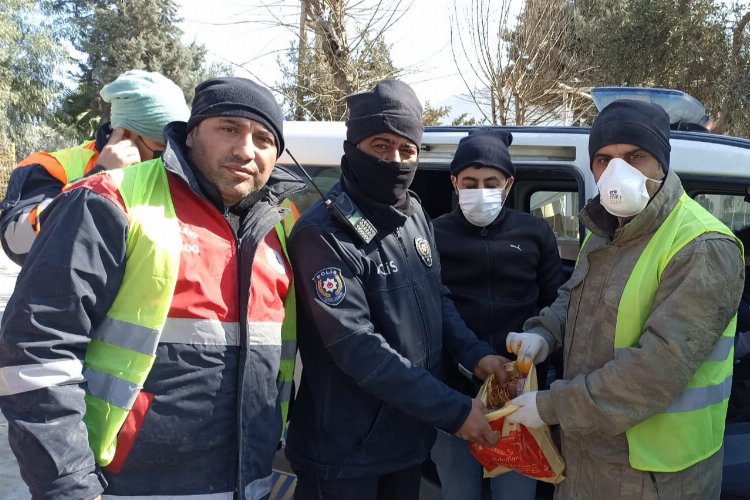 Yüklü miktardaki ziynet eşyaları polise teslim edildi -