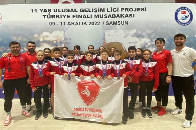 Yüzme Türkiye Şampiyonası’nda Denizli'ye 35 madalya -