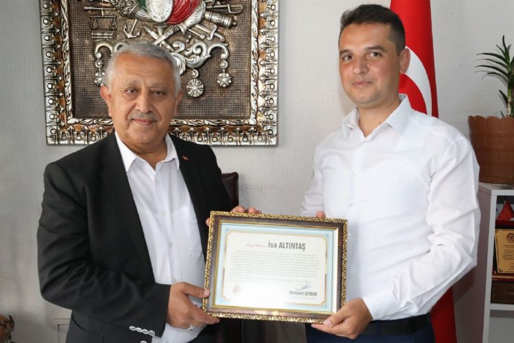Zeybek Başkan sokak sokak dolaşıyor -