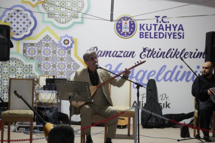 Zeynel Sağ Kütahya'da konser verdi -