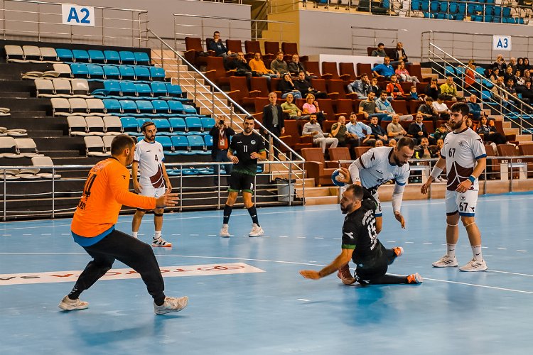 Zirve takibindeki Sakarya'nın konuğu Spor Toto -