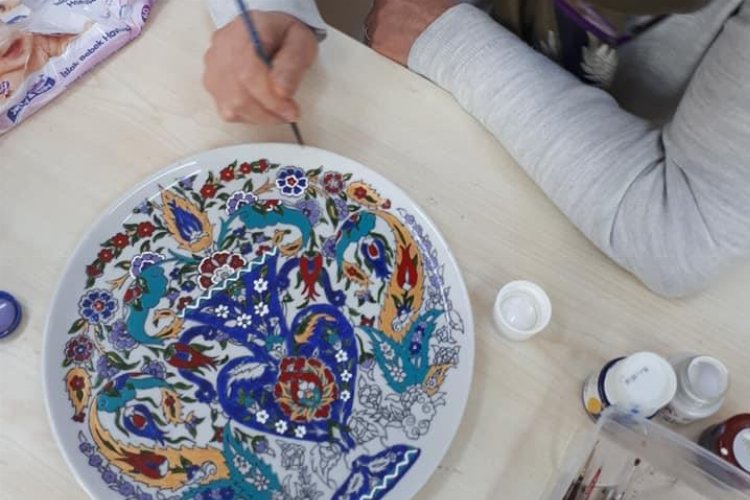 İZMEK’te tezhip kursu başladı -