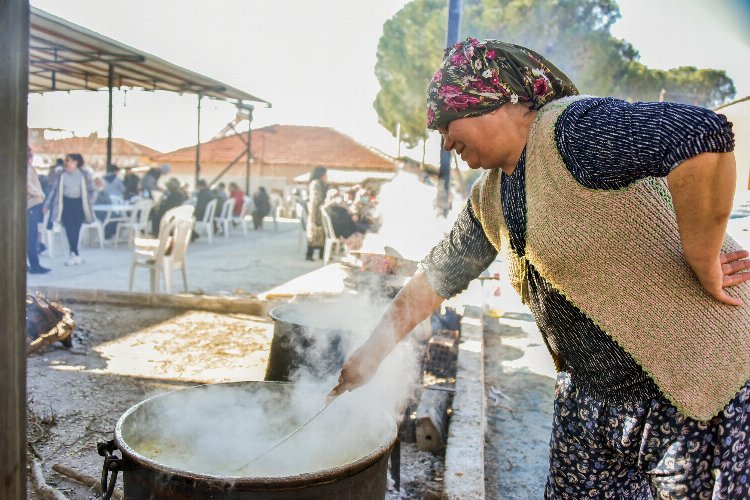 İzmir Aliağa Helvacı'da 'Asker hayrı' düzenlendi -