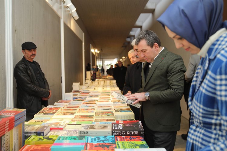 İzmir Bergama Kitap Günleri açıldı -