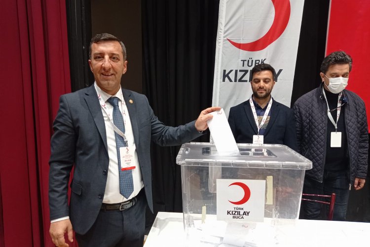 İzmir Buca Kızılay’da Kamuran Temel’e güven oyu -