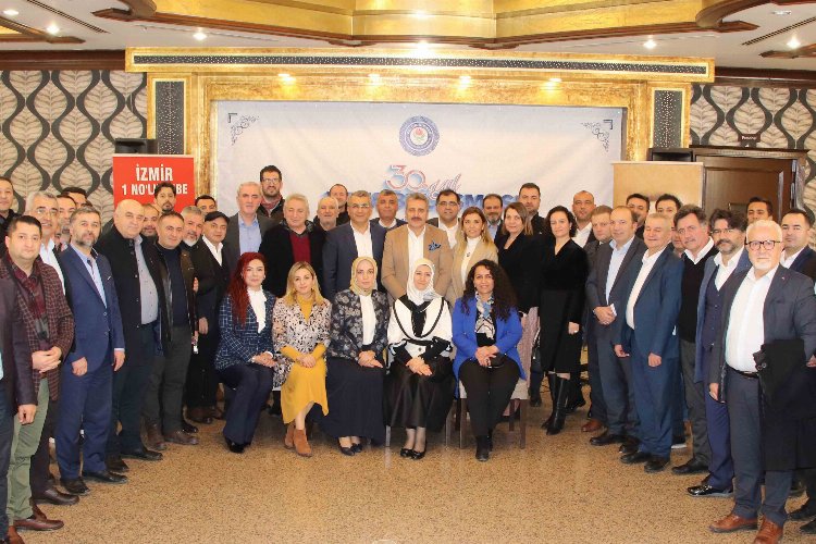İzmir'de Eğitim-Bir-Sen'de 30. yıl vefası -