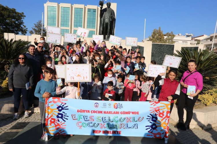 İzmir'de Selçuklu çocuklar hakları için yürüdü