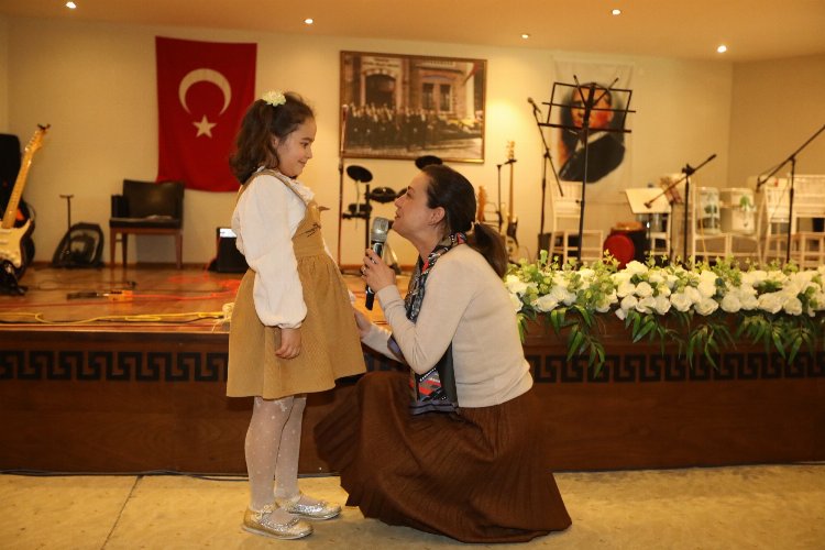 İzmir Efes Selçuklu çocuklardan ilham veren kente beste -