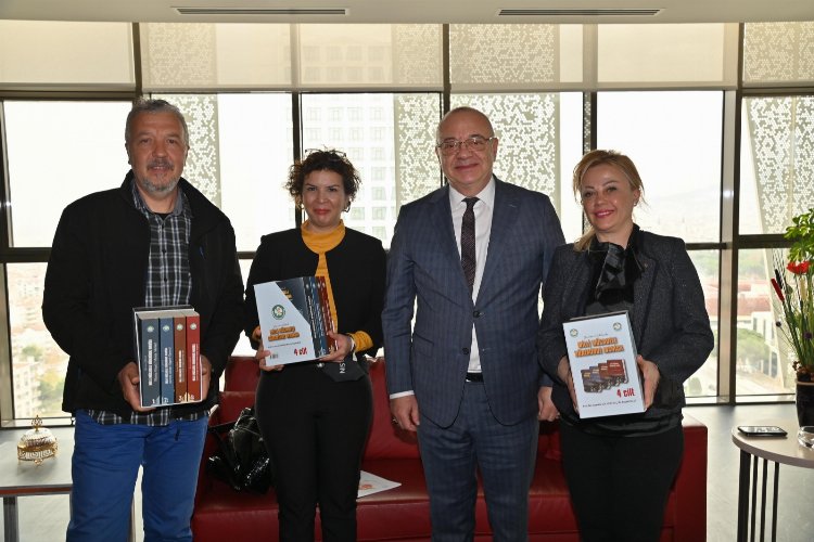 İzmir Gazeteciler Cemiyeti'nden Manisa Büyükşehir'e ziyaret -