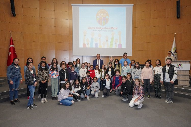 İzmir Gaziemir Belediyesi Çocuk Meclisi yola çıktı -