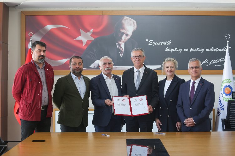 İzmir Gaziemir’de 640 işçiyi kapsayan toplu sözleşme imzalandı -