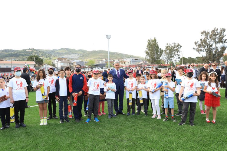 İzmir Güzelbahçe’de 23 Nisan coşkusu -