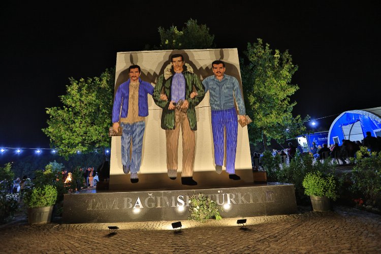 İzmir Güzelbahçe'de Deniz Gezmiş ve arkadaşları anıldı -