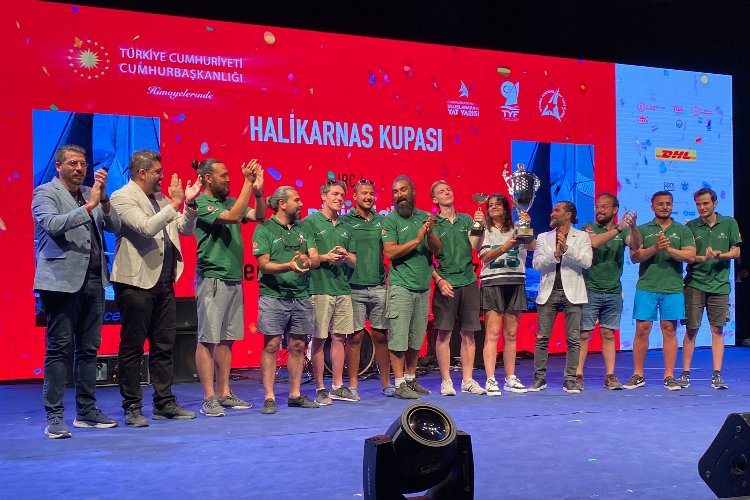 İzmir Çiğli Belediyesi'nden yelkende çifte kupa -