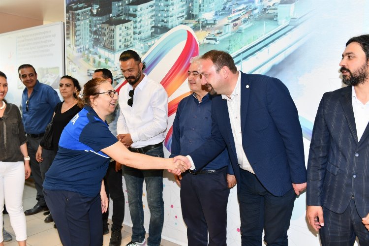 İzmir Çiğli’de bayramlaşma coşkusu -