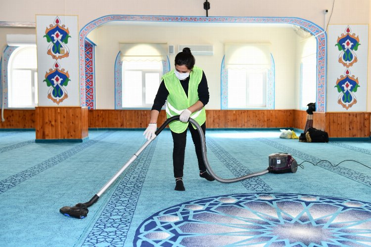İzmir Çiğli'de camiler Ramazan'a hazır -