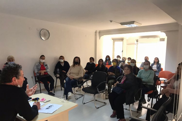İzmir Çiğlili kadınlar dijital mecraya adım atıyor -