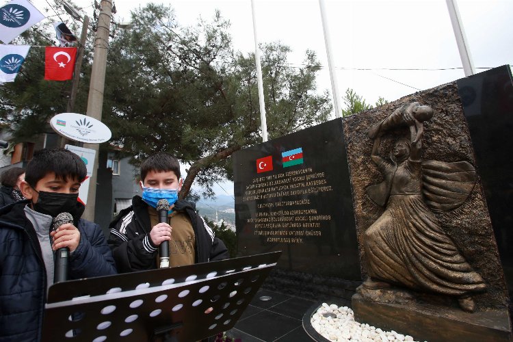 İzmir Karabağlar 30 yıllık acıyı unutmadı -