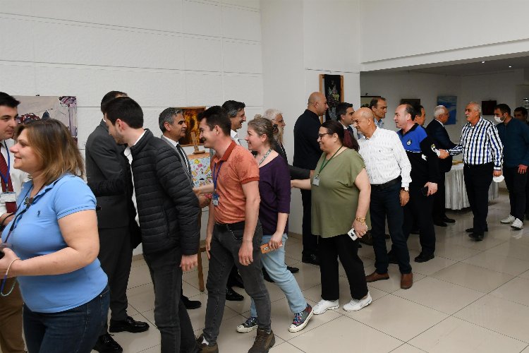 İzmir Karabağlar Belediyesi'nde bayramlaşma sevinci -