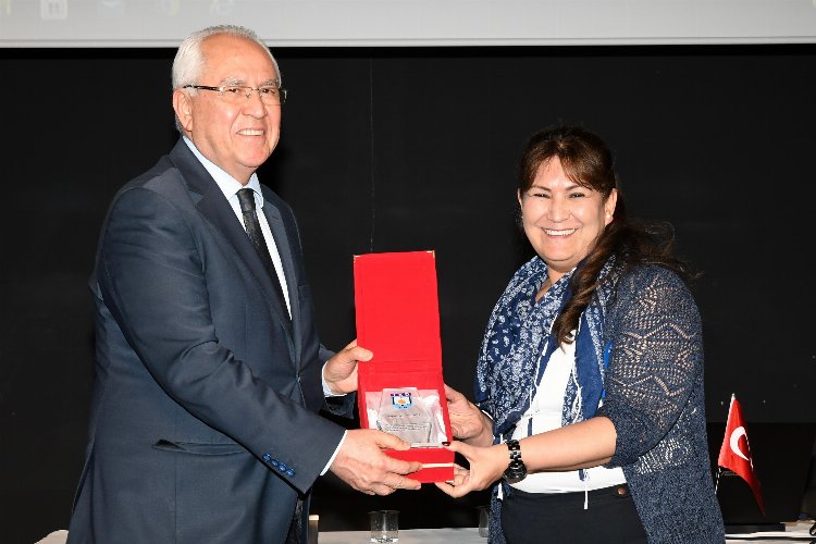 İzmir Karabağlar'da “Arşivler ve Hakikatlar” konuşuldu -