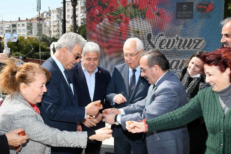 İzmir Karabağlar'da nevruz coşkusu -