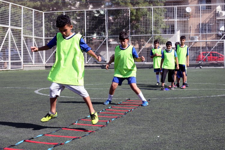 İzmir Karabağlar 'Yaz Spor Okulları'na hazırlanıyor -