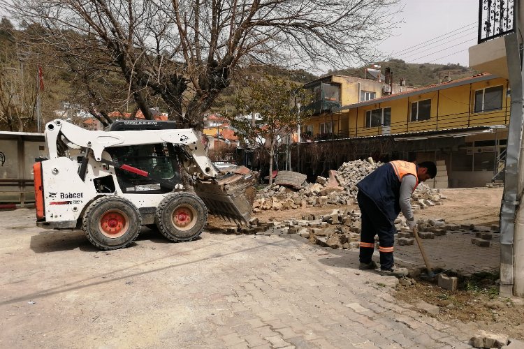 İzmir Kavacık Meydanı'nda çalışmalar başladı -
